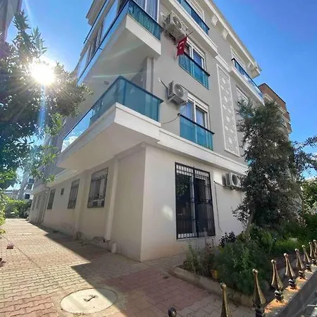 Konyalti Ve Denize Arac Ile 5 Dk 아파트 안탈리아